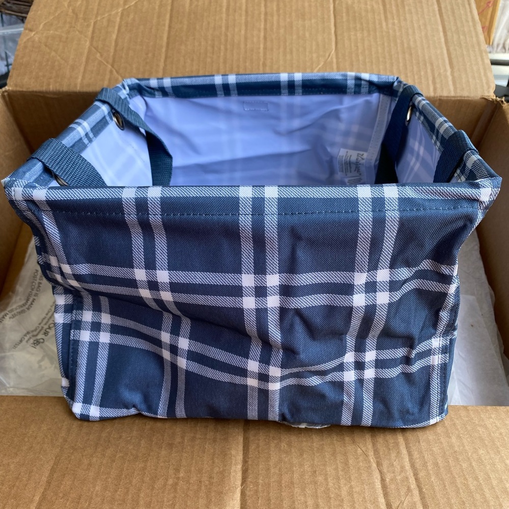 (🎄A08S) $32 NIP SQUARE UTILITY TOTE IN Sweater Weather Plaid HOLIDAYS🎄🎁🎄🎁